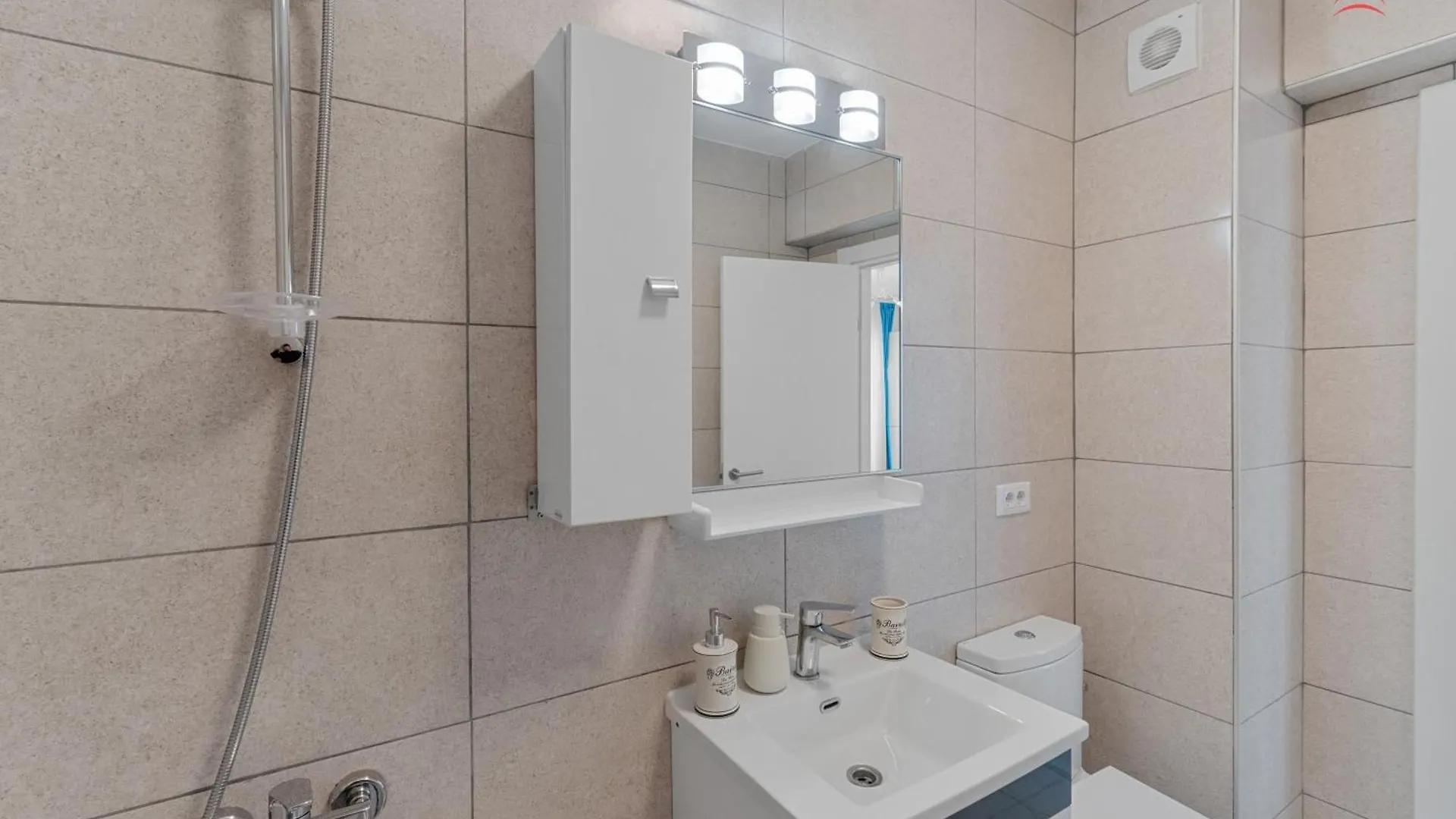 Apartament New World Militari Grand Studio 2 Bucureşti