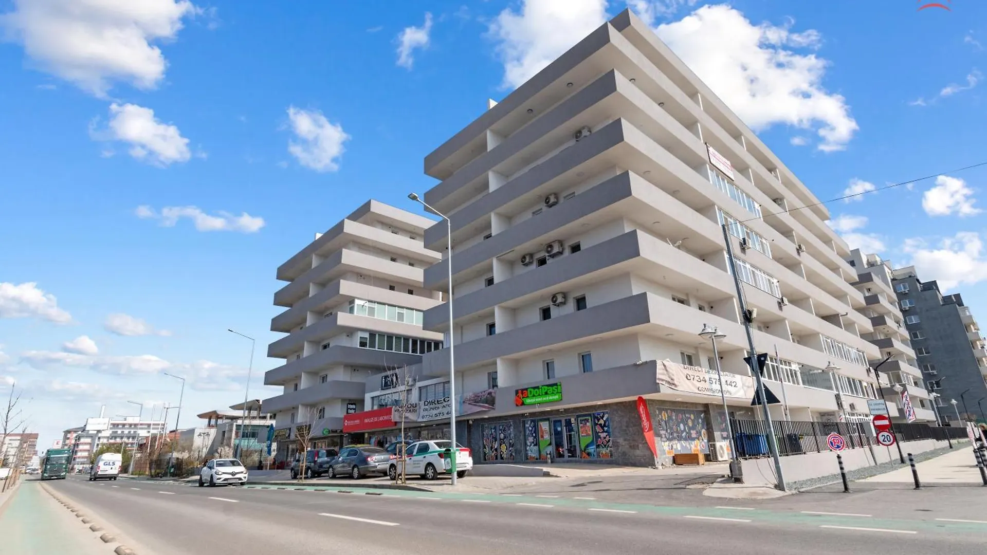 New World Militari Grand Studio 2 Bucureşti 0*,